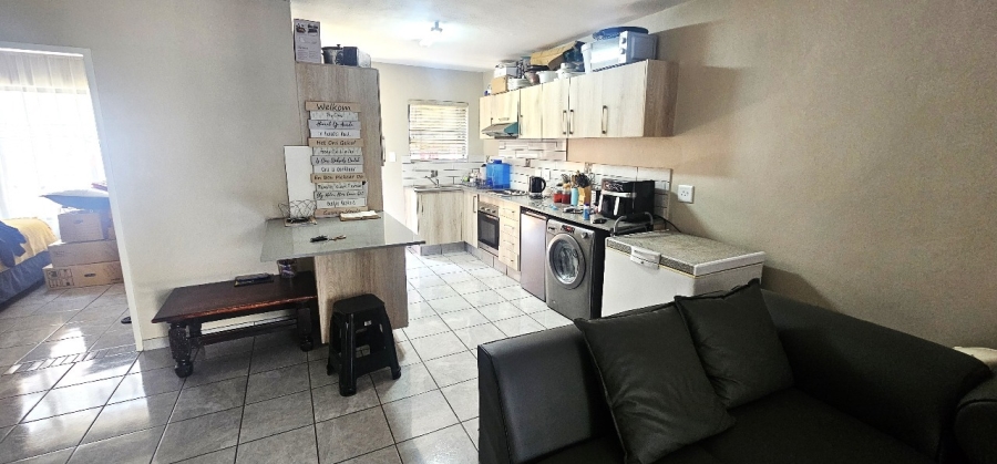 To Let 2 Bedroom Property for Rent in Waterkloof A H North West